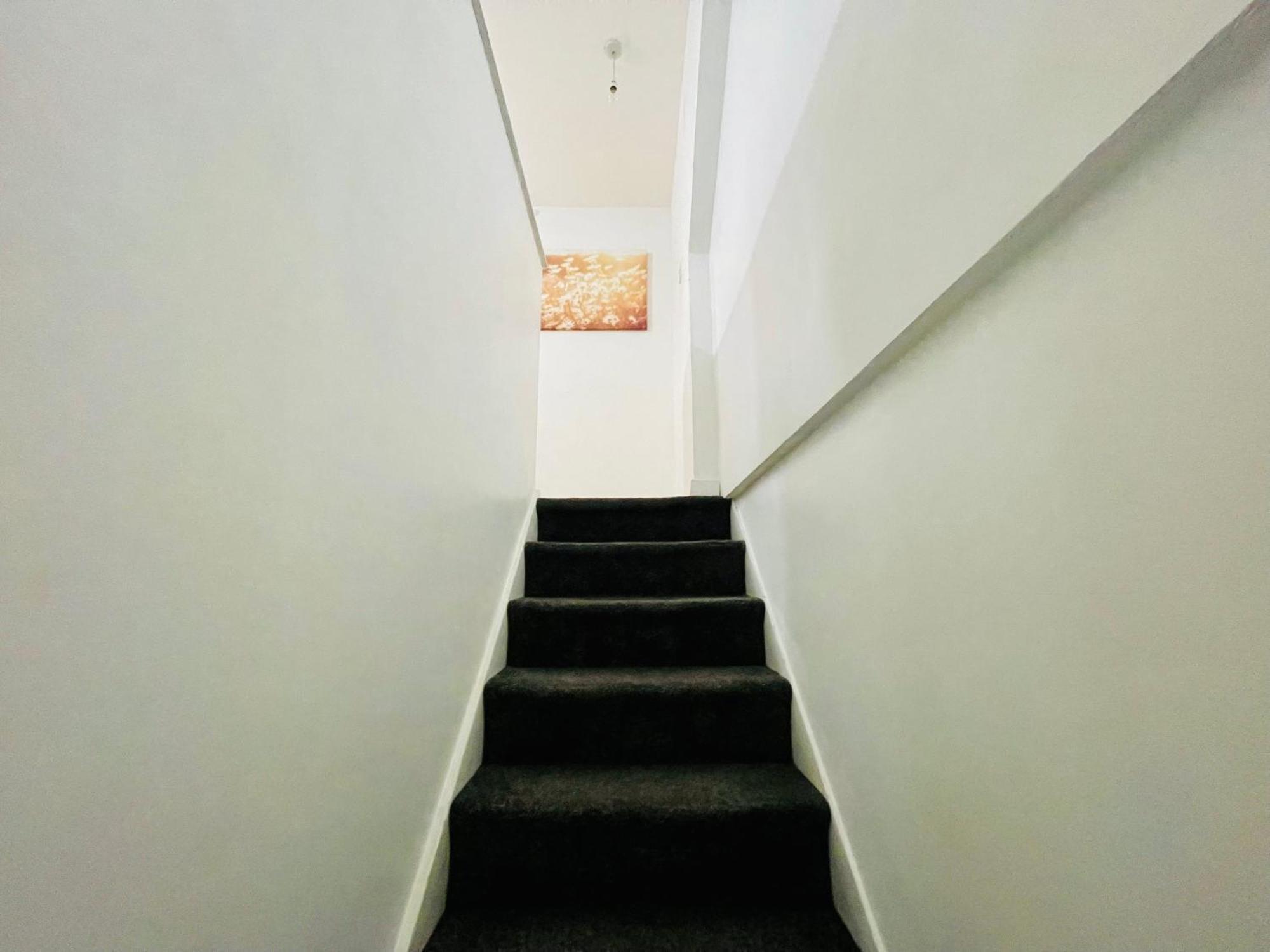 Guest house 4 - Modern Ensuite In The Heart Of *